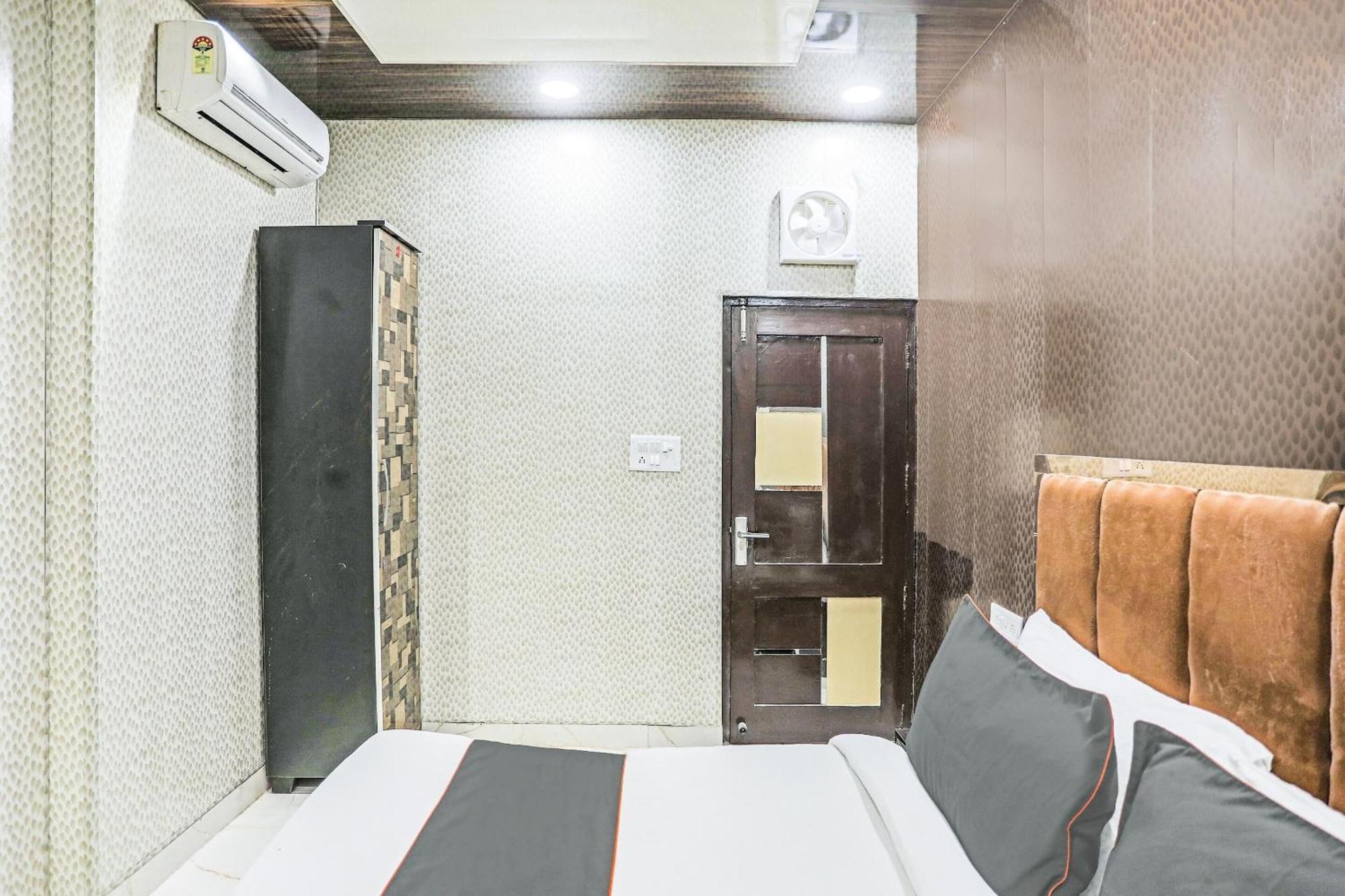 Hotel O Kashish Residency Near Model Town Metro Station New Delhi Exterior photo